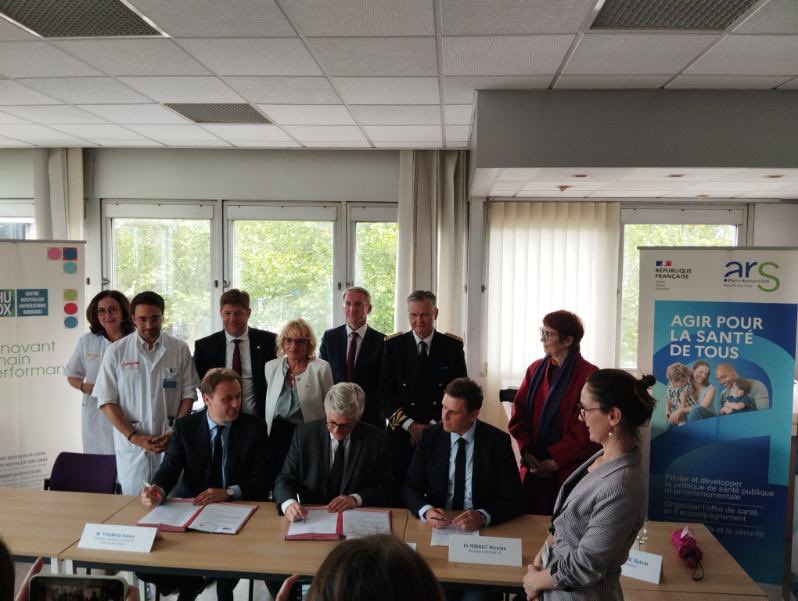 Signature officielle Convention du Service d’Accès aux Soins #SAS33 entre médecine libérale @Assum33 et @CHUBordeaux : un partenariat #villehop scellé au service de la population Girondine en présence de @fredvalletoux @ElleboodeB @Alexis_Thomas_h @NicolasRibaut @PierreHurmic