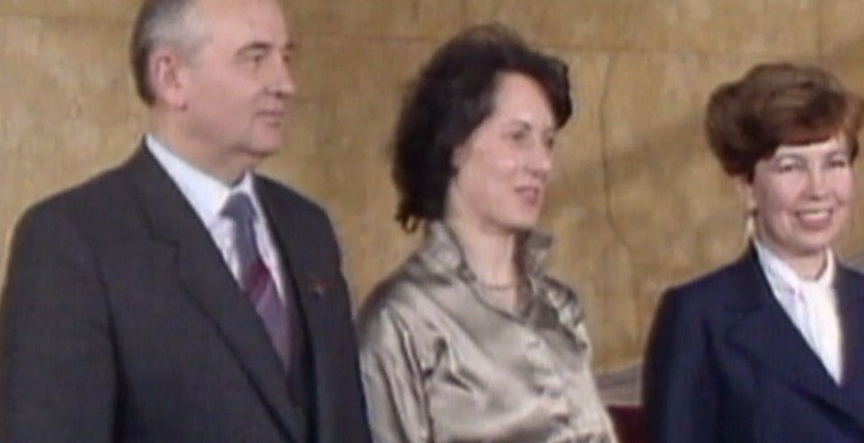 Something I'd never seen before, which turned up on BBC2 last night - my mum Edith, who died in 2019, seen here with Mikhail and Raisa Gorbachev when they came to London in 1984. She'd have been ten years younger than I am now.
