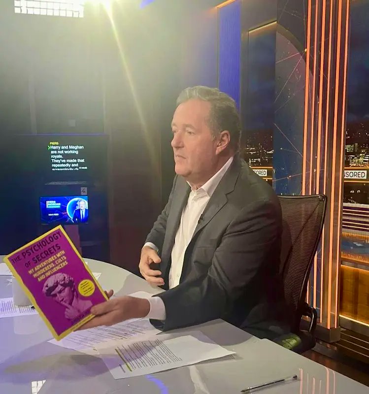 My book The Psychology of Secrets: My Adventures with Murderers, Cults & Influencers has 4.9/5 on Amazon UK reviews. But how interested in it does my new friend @piersmorgan look out of 10? 😅 Thanks Piers for having me on the show the other day. Thanks @Tessadunlop for the