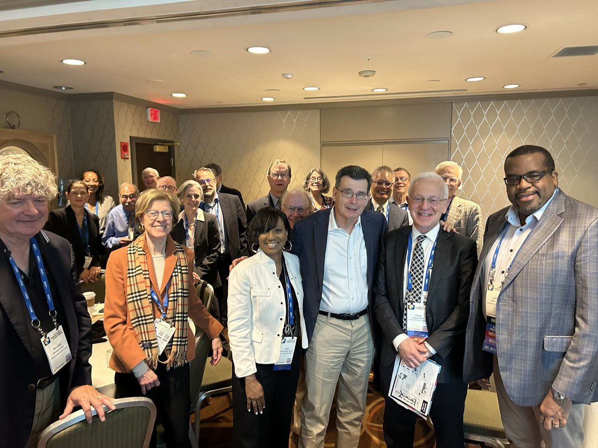 In the land of giants… So thrilled to kick off this#SGIM24 <a href="/SocietyGIM/">SGIM</a> meeting with a wonderful Past President’s Breakfast. HONORED to join this esteemed club! #leadinglegacies  #GIMProud