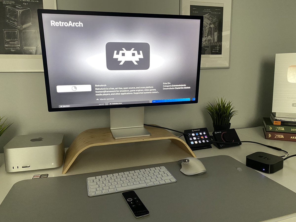 Probando el nuevo emulador multiconsola RetroArch que sale hoy para iOS y Apple TV gratis y sin anuncios

Apple TV, con emulador oficial legal y gratis, usando el mando de la ps5 en la studio display 😱😂de locos