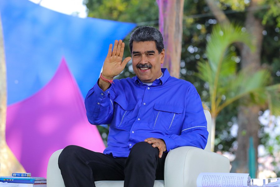 Lo digo y lo sostengo con compromiso: soy un Presidente que jamás verán con debilidades frente a la maldad y la perversidad, no soy débil, manipulable, ni flojo, tengo energía, soy un Presidente decidido a refundar el valor de la familia venezolana como base de la unión y la