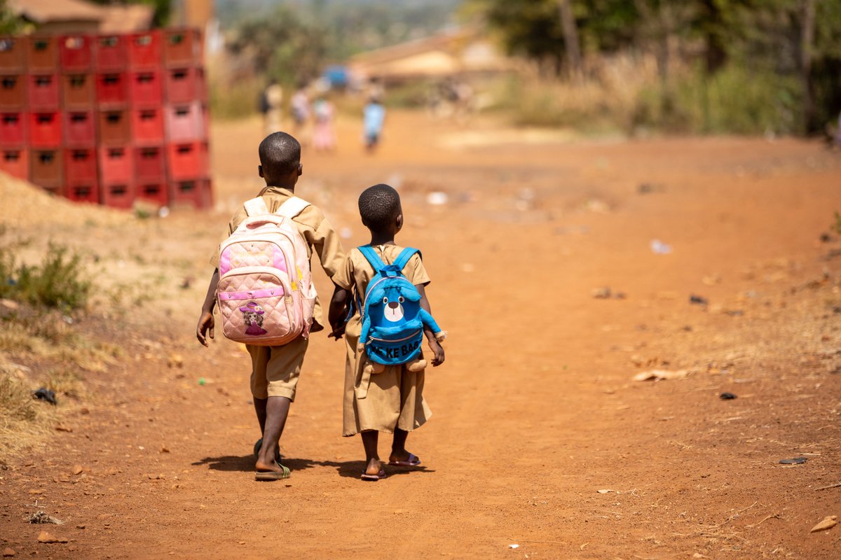 En cette Journée Internationale du Vivre-Ensemble en Paix, célébrons la diversité qui nous enrichit et nous unit afin de construire un avenir radieux pour tous les #enfants 😍. #VivreEnsemble #PourChaqueEnfant #UNICEFTogo