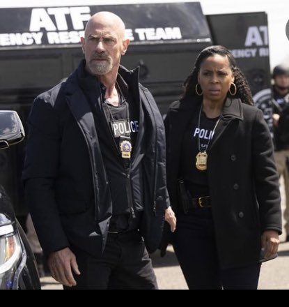 be_happy_50's tweet photo. Besties #OCCrew @lawandordertv @wolfent @nbc #lawandorderoc https://t.co/NxaQkwncmg