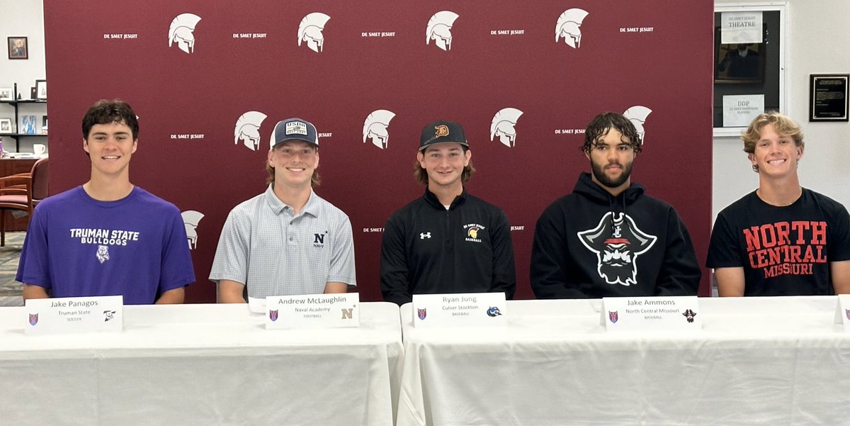 Congratulations to our #Spartans who signed to continue their academic & athletic careers at the next level #AMDG #HardWorkPaysOff @DeSmet_ADBarker @STLhssports