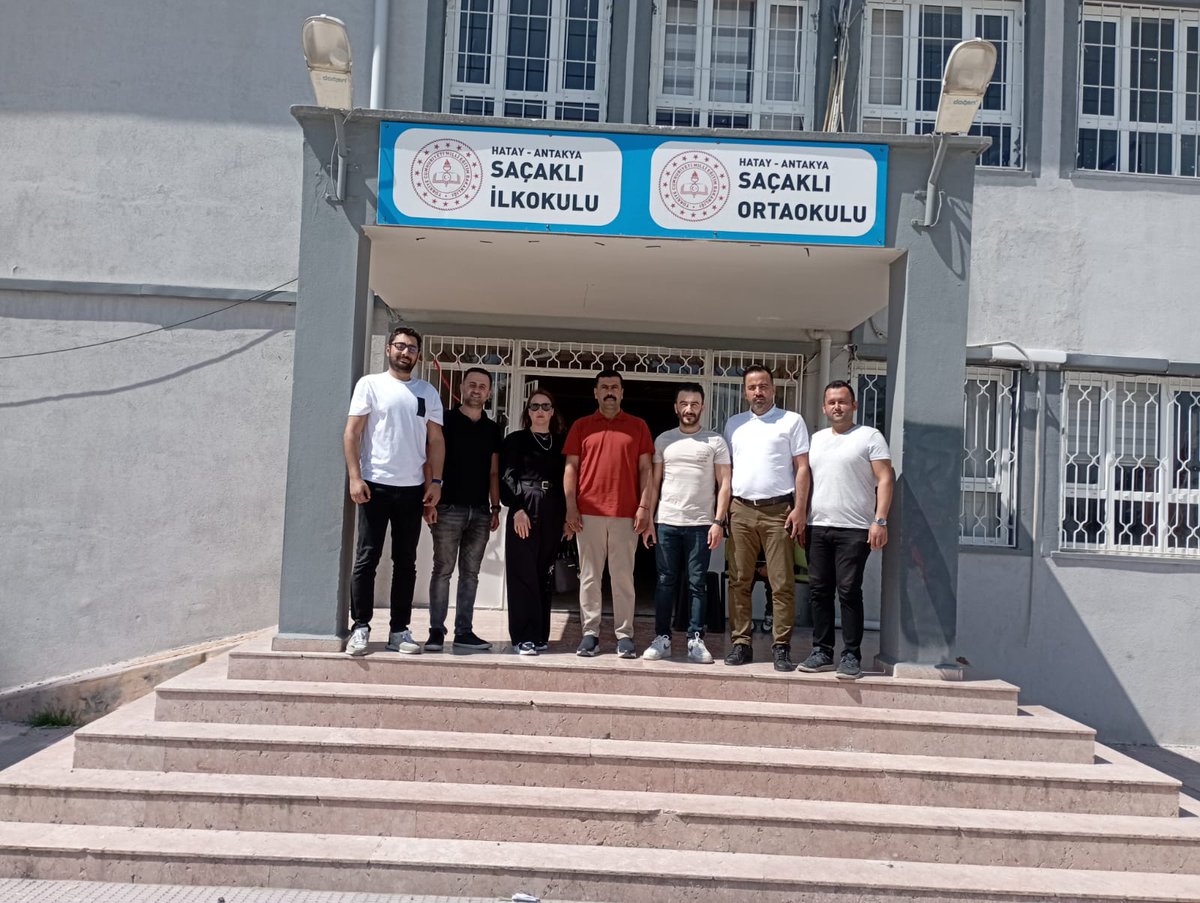 Antakya İlçe Milli Eğitim Şube Müdürlerimiz Zeynep YEŞİLDAL, Kubilay KURT ve Durmuş ÖZYURT okullarımız Antakya İlkokulu ve Saçaklı İlkokulu - Saçaklı Ortaokuluna ziyarette bulundular.

#EğitimHatayaNefesOlacak