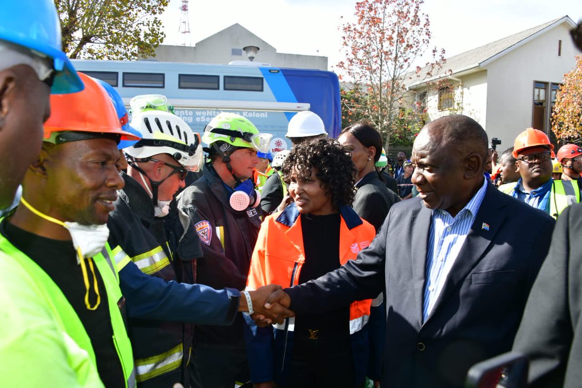 President Cyril Ramaphosa visited the George building collapse site earlier today. He received a full briefing on search & recovery operations, & engaged with emergency workers who have removed about 2 500 tons of rubble & spent about 235 hours responding to the emergency.