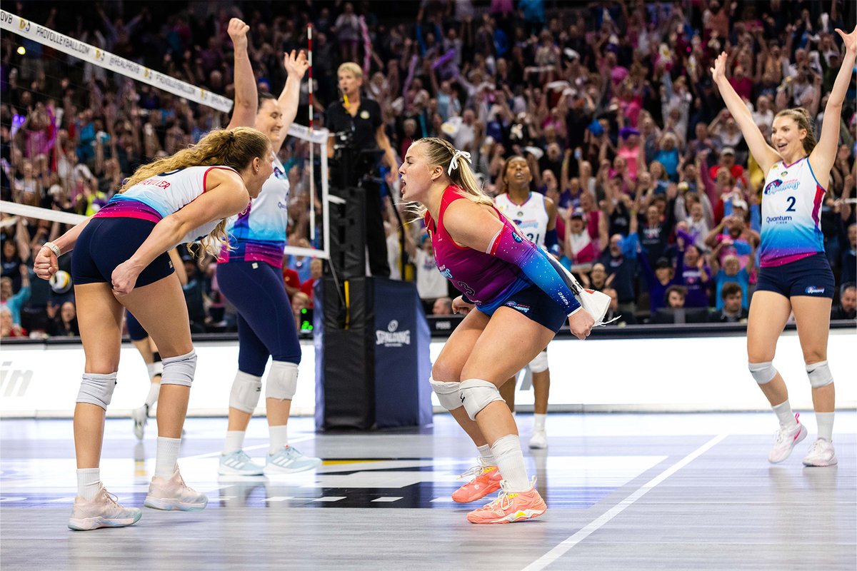 OmahaSupernovas's tweet image. What. A. Night. Onto the &apos;ship, baby! 🌟

#OmahaSupernovas #ReverseSweep #MatchForAMillion