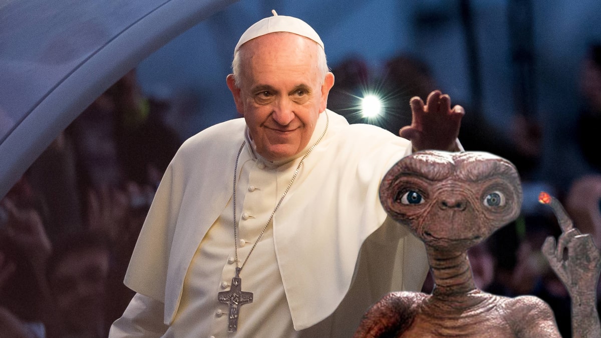 ALIENS: For the first time since 1978 the Pope is holding a press conference on aliens and the supernatural. 
dailystar.co.uk/news/world-new…