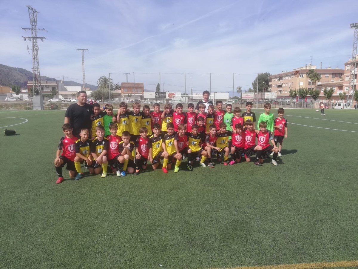 No pudo ser!!! Derrota del 1ª Benjamín que cierra las puertas del 2⁰ puesto y del ascenso a Aut. Benjamín. 
Muy orgulloso de este grupo que día a día han ido mostrando su crecimiento como jugadores y, sobre todo, como personas con grandes valores humanos. Siempre con ellos!!! 🫶