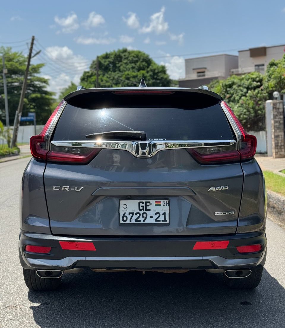 2020 Honda CR-V Touring AWD
1.5T engine 
32k miles
Keyless entry and start
Touchscreen infotainment system
Rear View camera
Apple CarPlay/ Android Auto
Panoramic roof
Wireless charging
Lane keep assist
Collision mitigation
Leather seats

Price - 335k p3 😁
What’s app no in bio