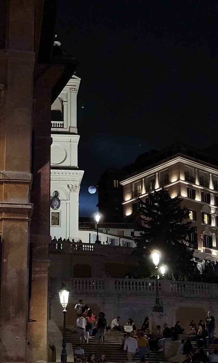 Piazza di Spagna, Roma. 
🌕Buenas Noches 🌜