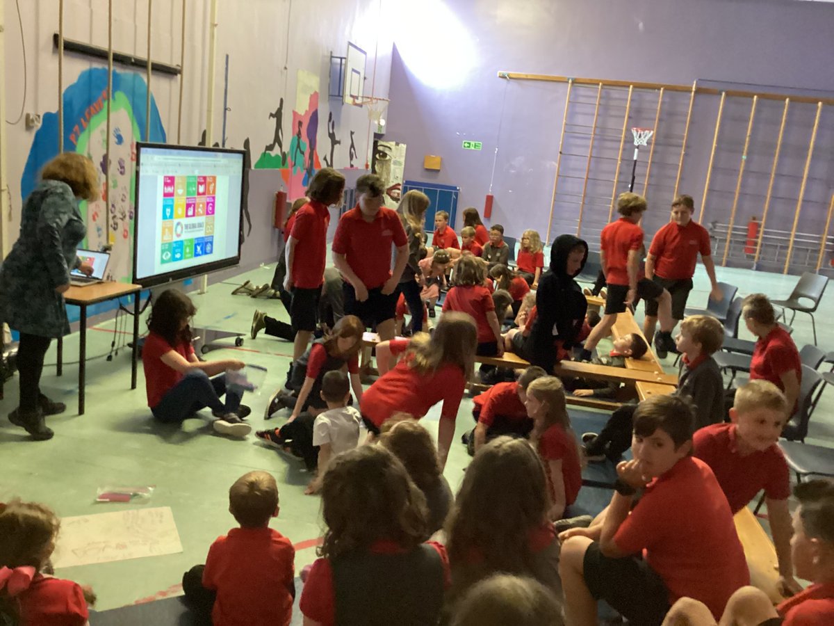 At assembly pupils considered their rights, links to #SDG's &amp; what those in charge should do - good housing, jobs &amp; food were important.  Learning in school to help included how to cook, make things, recycle properly, cure diseases, about animals <a href="/NAC_STEM/">NAC_STEM</a>  #pupilvoice #ThisisLFS