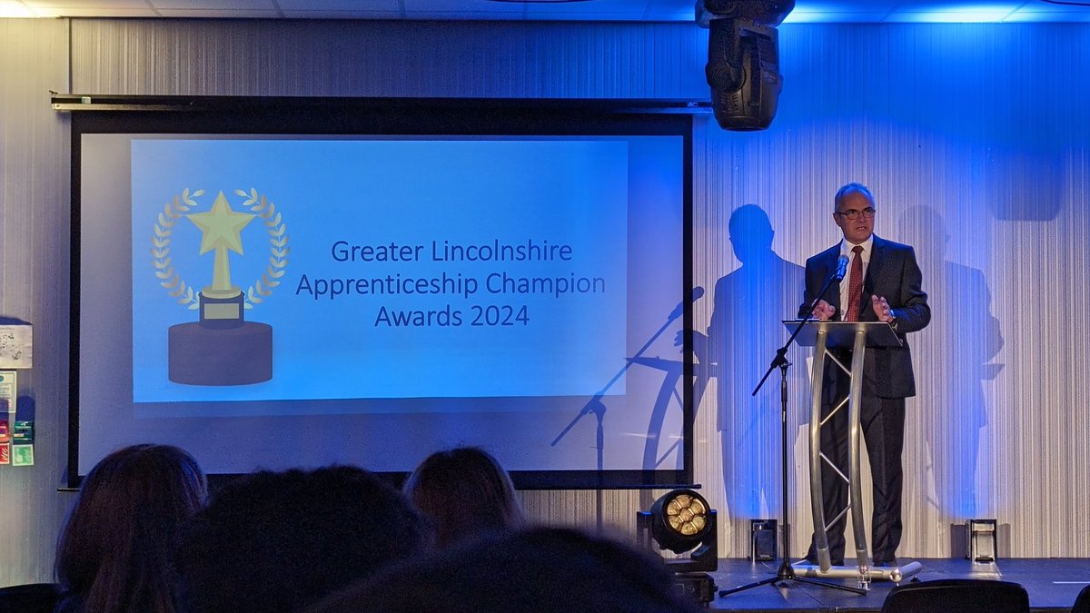 It's great to be at today's Greater Lincolnshire Apprenticeship Champions Awards with my @WSP_UK colleagues.

Here's <a href="/melvynprior/">Melvyn Prior</a> doing a great job of compere at the event.