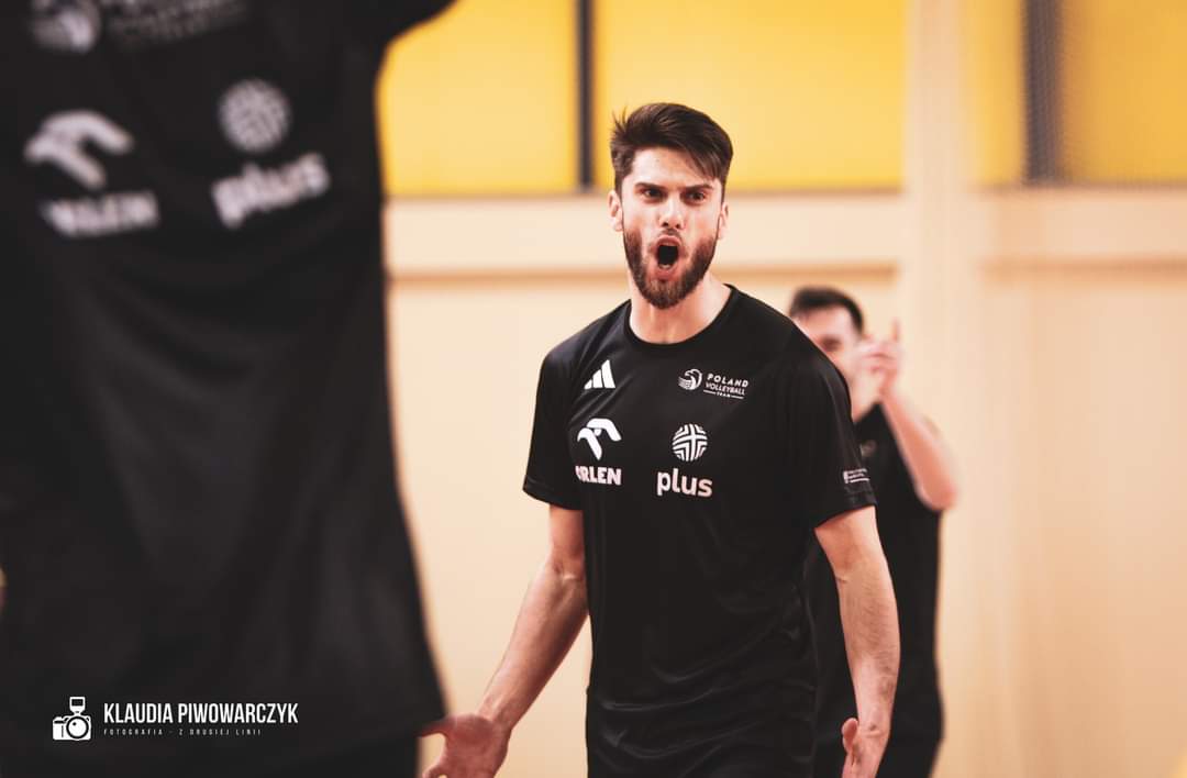 ❗WYJŚCIOWY SKŁAD REPREZENTACJI POLSKI NA MECZ Z REPREZENTACJĄ UKRAINY❗

▪️R: Grzegorz Łomacz 
▪️A: Karol Butryn 
▪️Ś: Szymon Jakubiszak 
▪️Ś: Mateusz Poręba 
▪️P: Aleksander Śliwka 
▪️P: Artur Szalpuk 
▪️L: Kuba Hawryluk 

POWODZENIA! 💪

Foto: <a href="/KKadi6/">Klaudia Piwowarczyk ⚡</a>
#gangłysego