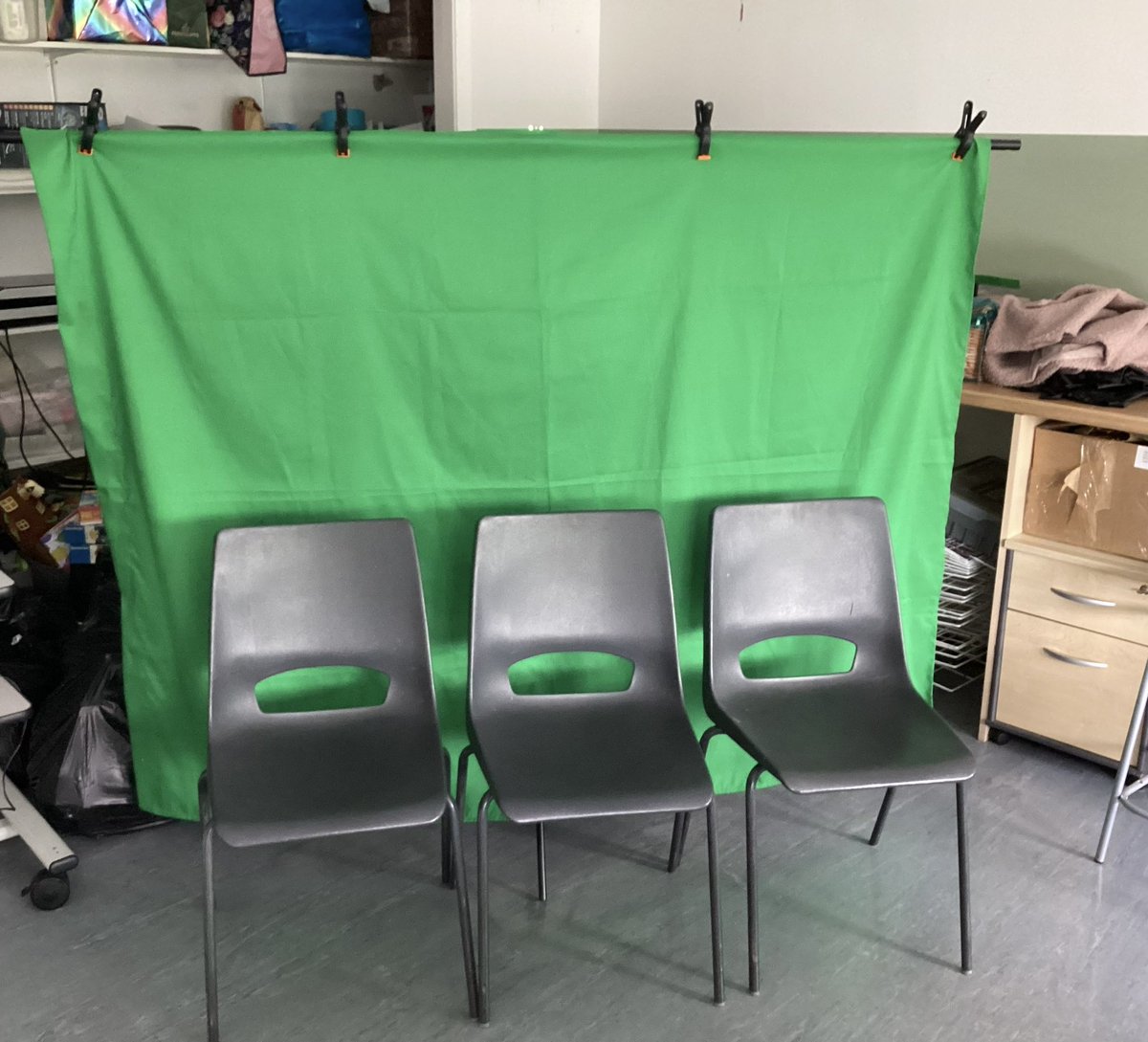 Busy couple of days @BridgetPrimary working with all classes learning about various digital devices including Dash, #GreenScreen and #Blogs. @WonderWorkshop #iMovie #iPadEd #SDLW24 @NAC_Education @NAC_PLA