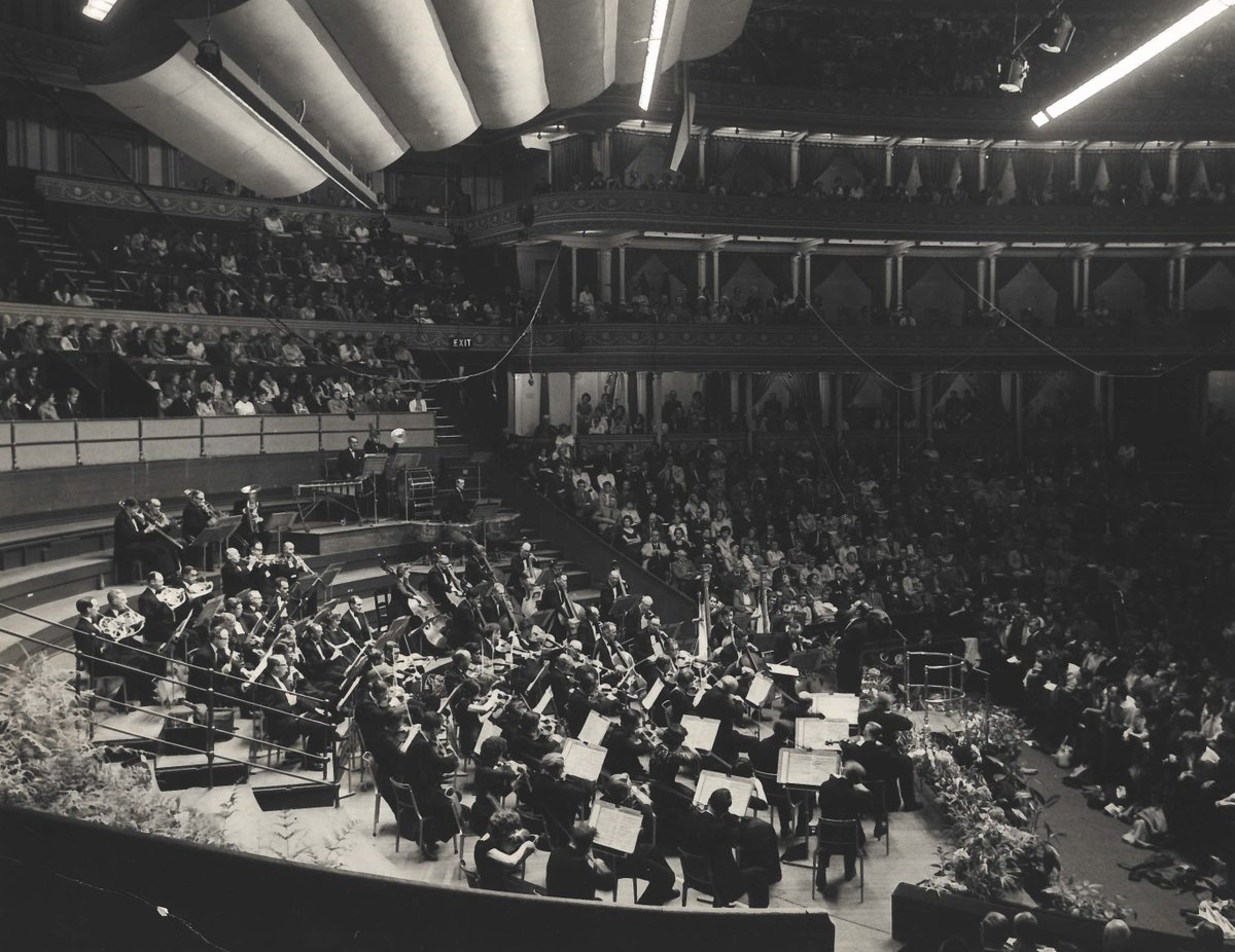 Throwback Thursday! With @bbcproms tickets for sale this weekend, today we’re looking back to 1961. During this concert, we gave the world premiere of Anthony Milner's Divertimento - plus music from Verdi, Bruch, Debussy and Tchaikovsky with Ralph Holmes and George Hurst. 😍