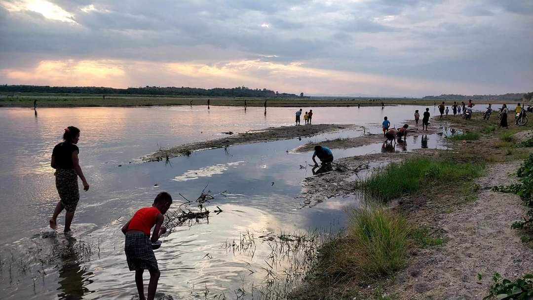 မကွေးမှာ အပူချိန်ပြင်းထန်မှုကြောင့် သဘာဝအလျောက် ငါးသေဆုံးမှုများလာ

ဆက်လက်ဖတ်ရှုရန်>>>
burmese.thanlwintimes.com/2024/05/16/မကွေးမှာ-အပူချိန်ပြင်းထ/