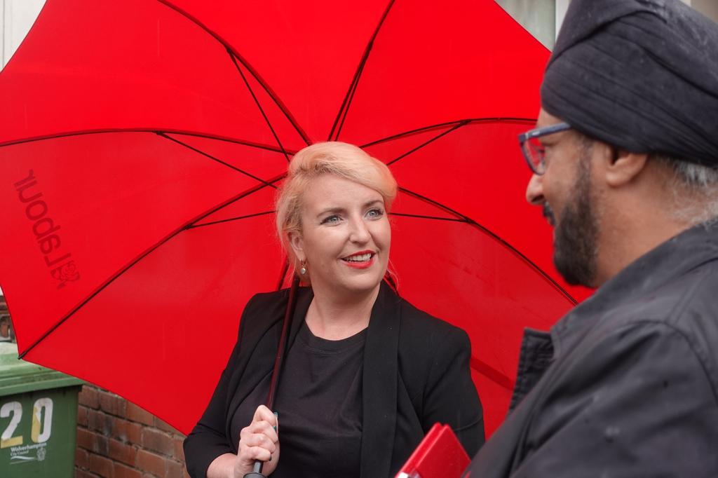 Out in Wolverhampton today helping launch @Keir_Starmer's @UKLabour first steps for change with our brilliant new West Midlands Mayor. After 14 years of Tory failure, chaos, and decline, the people of Britain are ready for change 🌹