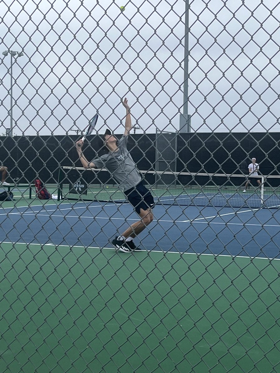 After 2 1/2 hours Matteo wins his opening match. ⁦@WalnutGroveHS⁩ ⁦@PISD_Athletics⁩ #TheStandard