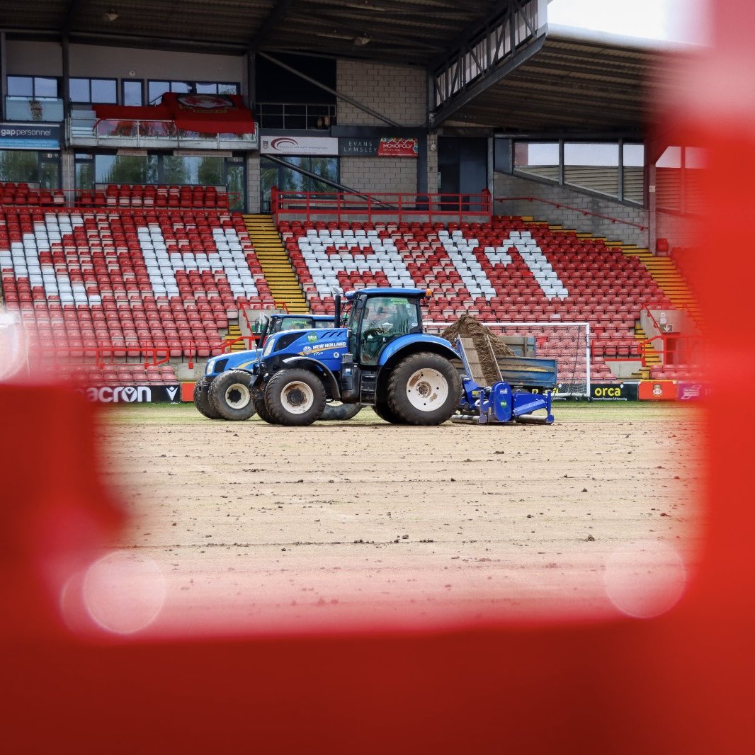 Preparations for Sky Bet League One have begun 👀 🔴⚪️ #WxmAFC