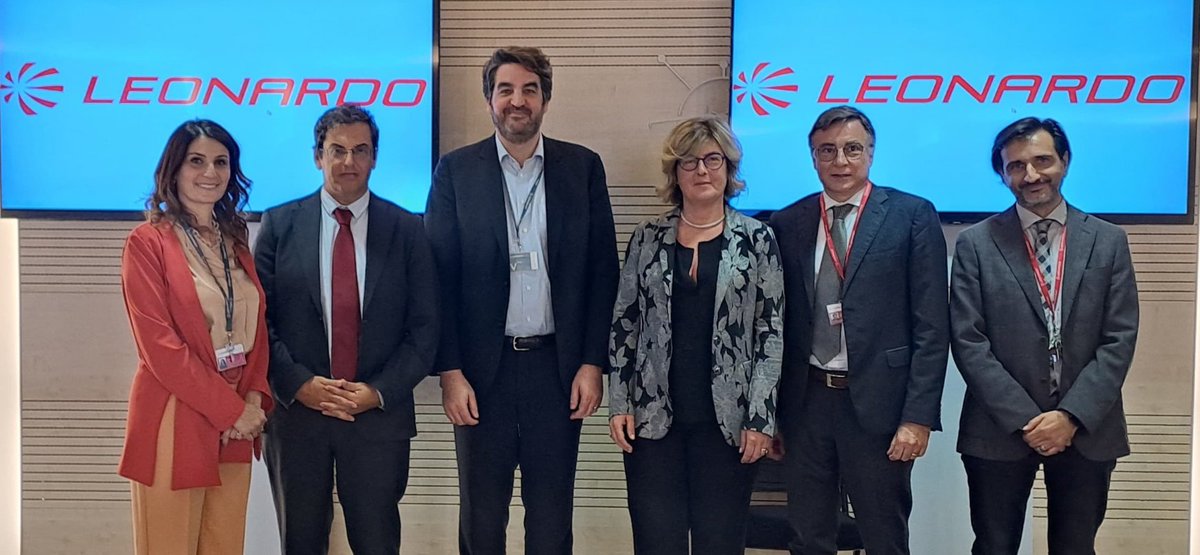 Today, @AlainSiebert, #SESARJU Chief of Technology & Strategy was in Rome meeting with our founding member, @Leonardo_live, discussing the update of the #ATMMasterPlan, future #priorities & increasing the #security posture of air traffic management #ATM in Europe ✈ 💡 🔐🇮🇹
