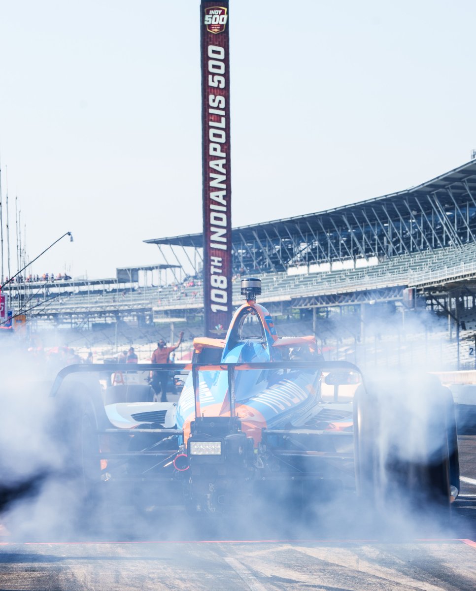 The rubber is burning out here at IMS. Day 3 of practice in preparation for the 108th running of the Indianapolis 500 is underway. #Indy500 #IndyCar MORE PHOTOS: indystar.com/picture-galler…