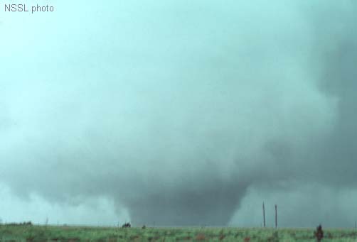 May 16, 1977: Scattered activity spawned 13 tornadoes in the Midwest and Southern Plains. Several F3s struck on the Texas/Oklahoma border and were documented in-depth by NSSL researchers. A few homes, businesses and a school were damaged near Shamrock and Quail. #wxhistory
