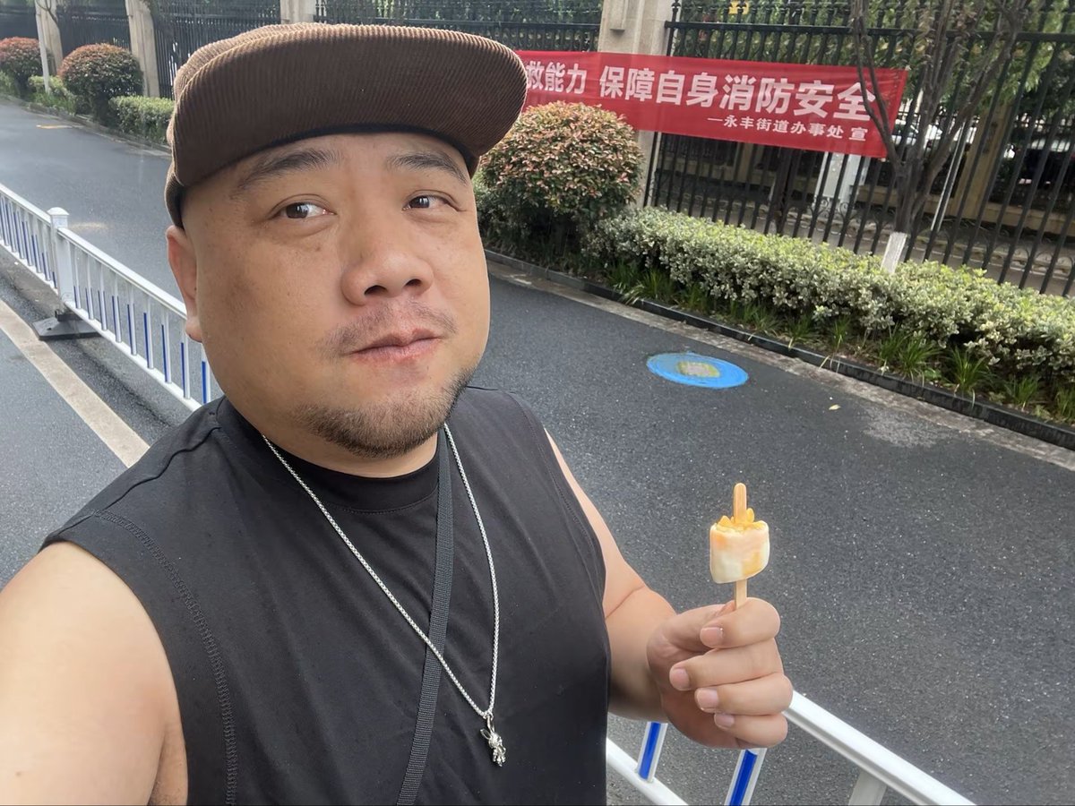 你到底不喜欢我什么
快告诉我
我保证
坚决不改