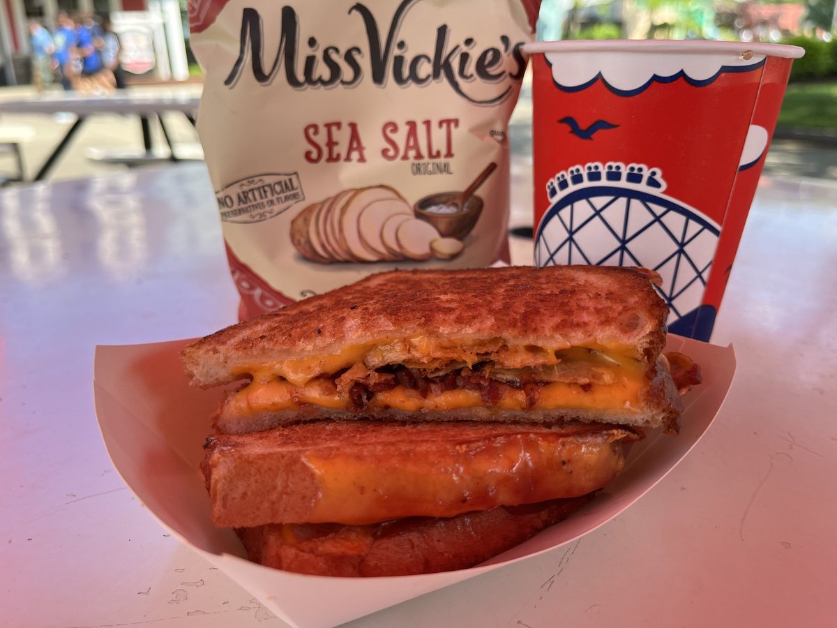 Opting for the Heavenly BBQ Bacon sandwich at @TomAndChee for lunch again was a wise choice. Absolutely delicious! Getting good use out of my Dining Plan at ⁦@KingsIslandPR⁩. Looking forward to using it at other Cedar Fair parks soon. #KingsIsland