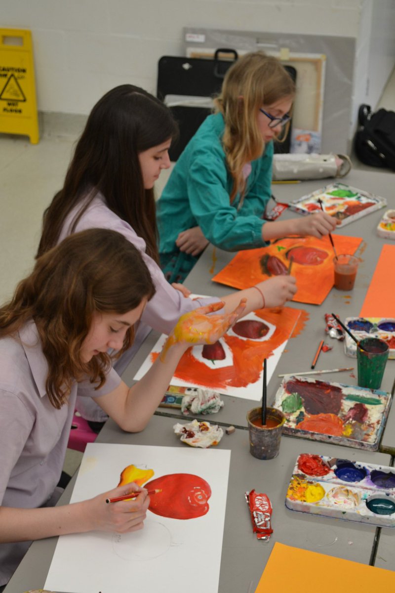 The Senior school’s Extended Learning Group were joined by five keen artists from the Prep for an acrylic painting workshop. They produced still life pieces of peppers, tomatoes &amp; onions, with help from Sixth Form Art Captain, Robin. Well done to everyone who took part! 🎨