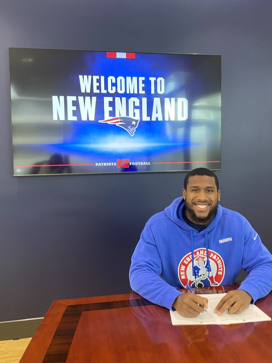 Congratulations to John Morgan lll @JohnMorgan6__ for officially signing with the New England Patriots! This is only the beginning, we look forward to the journey ahead of your career! #divinesports #dse #patriots #nfl #nfldraft