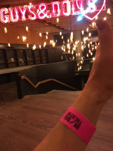 If you see @_bridgetheatre's  #GuysAndDolls from the standing area, you have to wear a pink wristband.

Definitely the best spot to see the show as it’s like you’re part of the performance.

Proper immersive experience. Fantastic. 👏👏