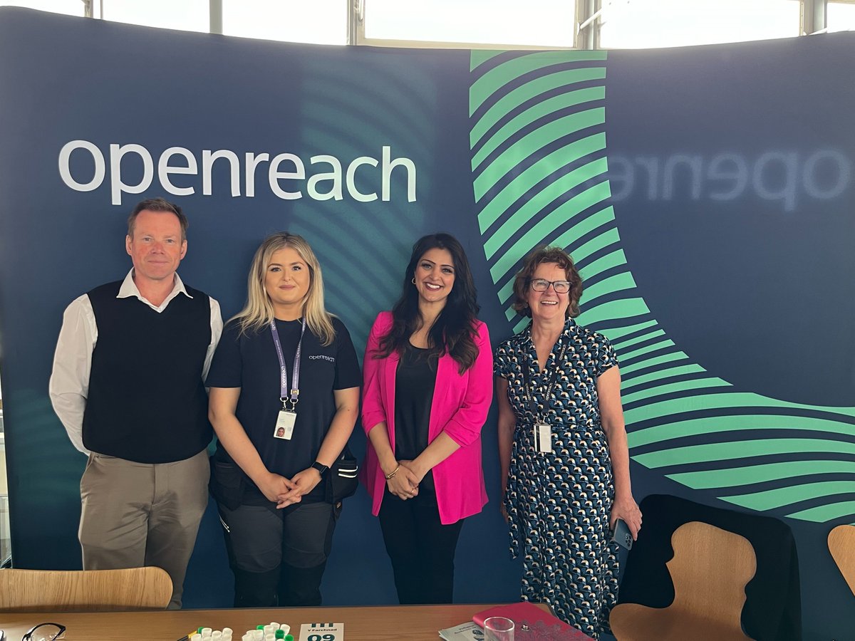 🛜 Great to catch-up with @WeAreOpenreach recently @SeneddWales 

👉 Every community deserves adequate wifi to stay connected

👇 Follow the link to find out how you can claim & pledge vouchers towards Ultrafast Full Fibre broadband for your community
openreach.com/connect-my-com…