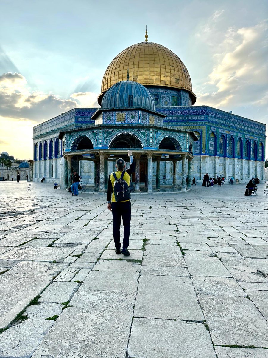 Cum'amız Mübarek olsun. Her Cuma akşamı olduğu gibi bu akşam da Devletimizin Bekâsı, İ’la-yı Kelîmetullah Davasının devamı, Hayırların Fethi, Şerlerin def'i için, Reis-i Cumhurumuzun muvaffakiyeti, tüm Şehitler ve Seferde ki Ordumuz için #DuaVakti 🇹🇷 @RTErdogan @CBuyukcelik