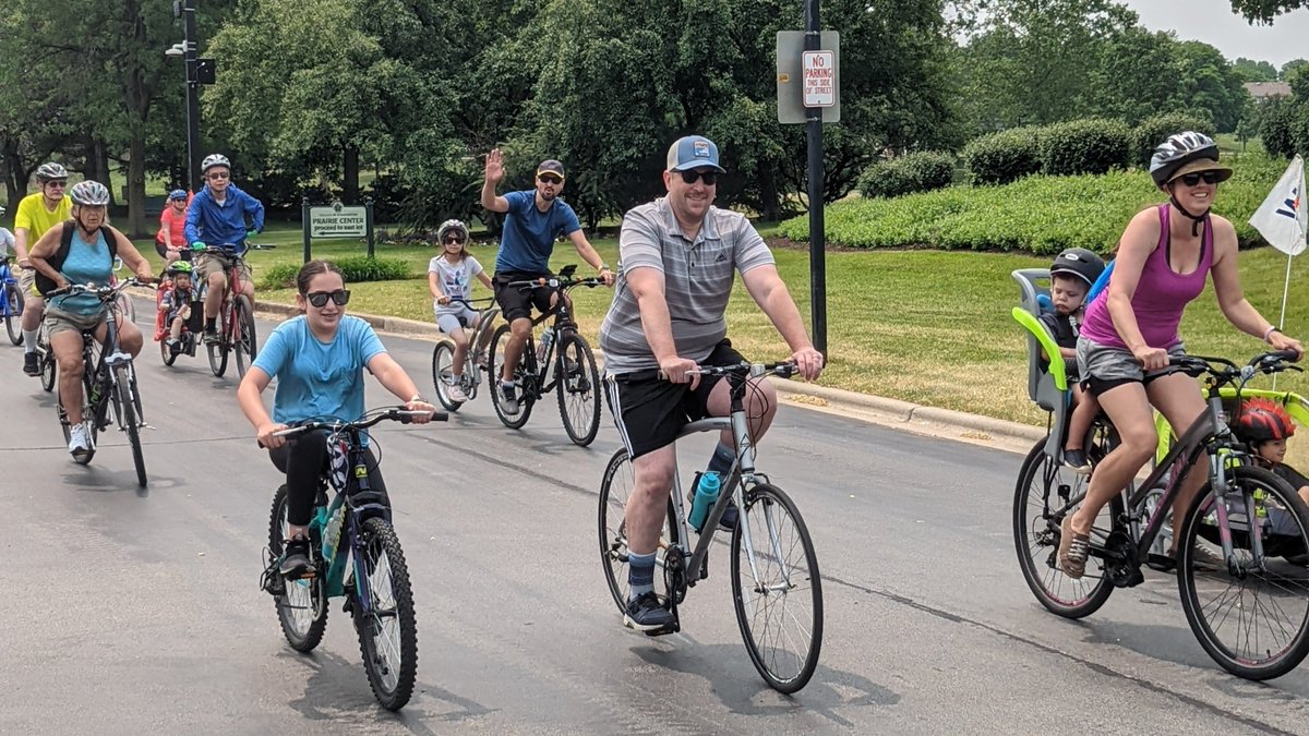 Fahrrad Tour von Schaumburg is kicking off Bike Month on Sunday, June 2! 🚲 Celebrate Schaumburg's heritage with a 5-mile police-escorted tour throughout neighborhoods and parks surrounding the Municipal Center.

Pre-registration required: bit.ly/3wzJGiK