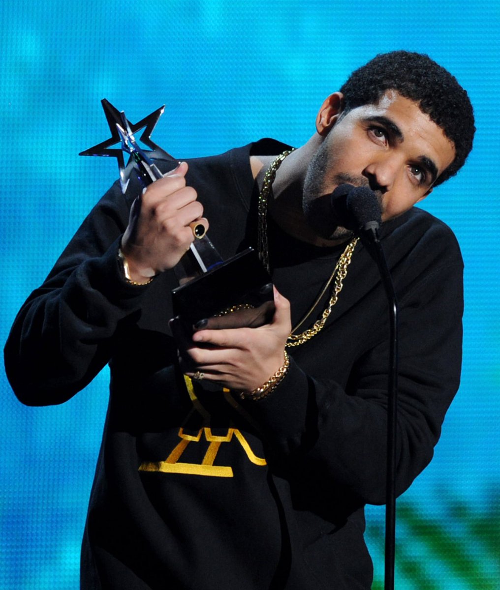 drakesource tweet media