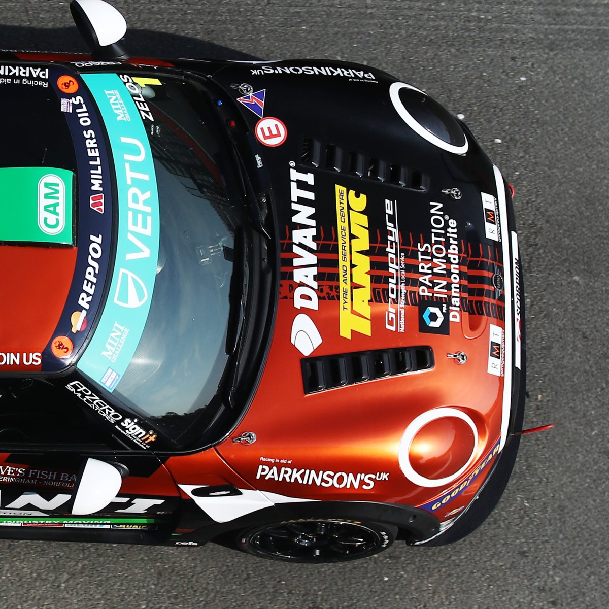 How good is this top down shot from Brands Hatch last weekend 😍🔥 📸 @JakobEbrey #DZ45 #DanZelos45 #racingdriver #motorsport #racing #brandshatch #photography #photooftheday #motorsportphotography #canon #r3 #r5