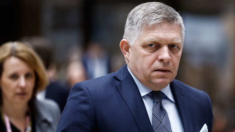 .@CNN | #RobertFico #shooting: #Suspect charged in attempted #assassination of #Slovakia leader by @jessieyeung8, @IvanaKottasova & Edward Szekeres cnn.it/4bK4145 #politics