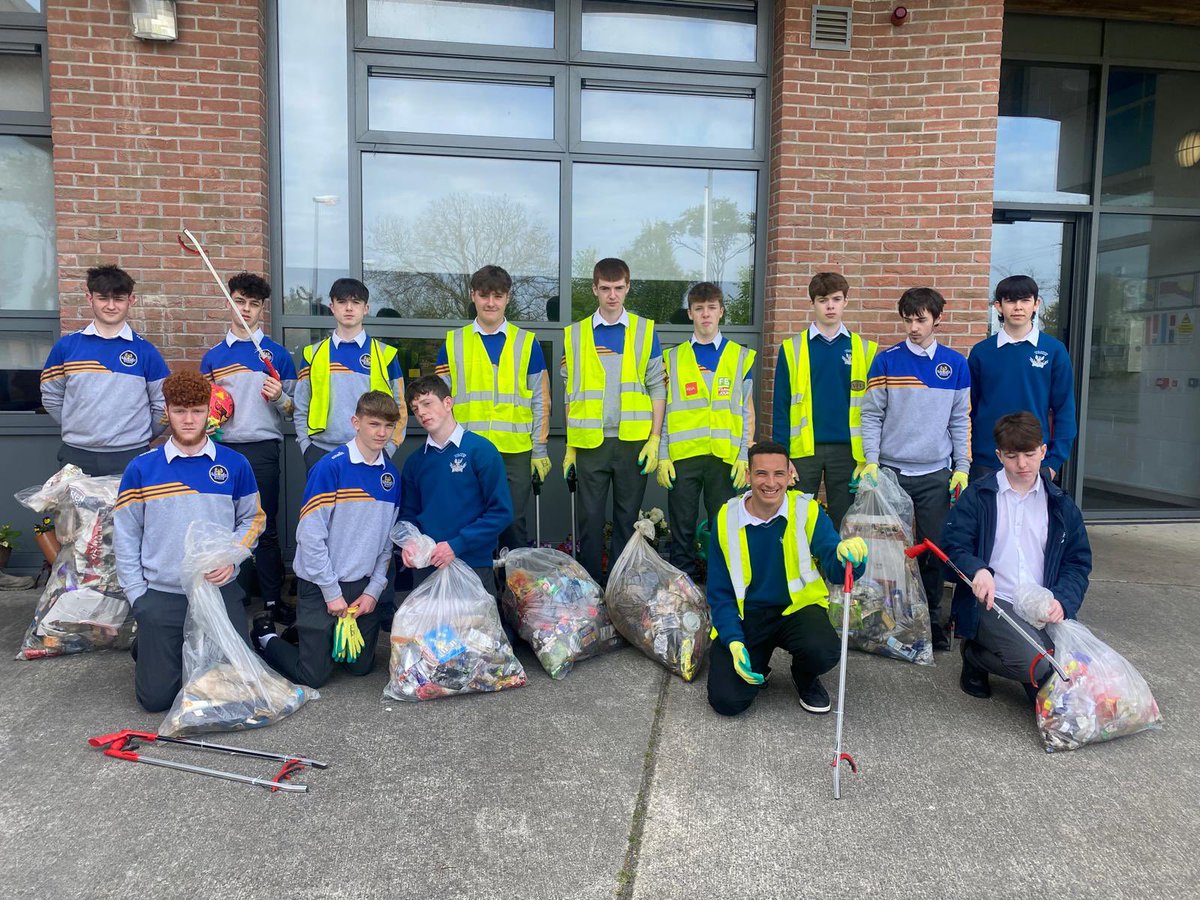 @colaisteabbainTYs cleaned up their local village. They have acknowledged that they are so lucky to be located in such a scenic area & as a school they regularly remind the students to respect & be grateful for our community! #Wexford #SDGsIrl #NationalSpringClean #SpringClean24