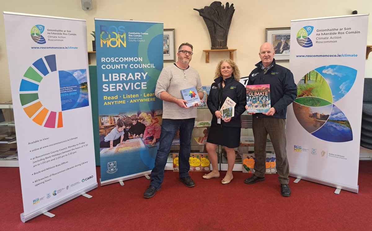👏 #RoscommonCountyLibrary & #Roscommon County Council’s #ClimateAction Unit, have launched a new climate action library section. Pictured are Ruairi Ó hAodha, Executive Librarian; Aoife Moore & Barry Tapster, #ClimateAction Unit. #Sustainability #Environment