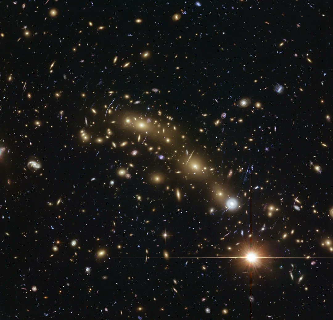 The_Em_Vega's tweet photo. There are 200 sextillion stars in the observable universe which is 10 times the number of grains of sand on dry land on Earth.
Behold cluster MACS J0416.1โ2403 with thousands of galaxies each containing hundreds of billions of planets.
#space #perspective #PunyHumans https://t.co/qabPLhnGED