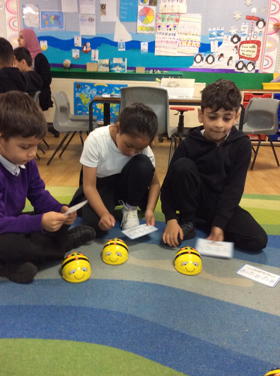 ECS_Keighley's tweet photo. Year 1 mathematicians have been programming the bee bots to move in different directions and writing their instructions using directional language. #ForwardsOrBackwards #LeftOrRight #quarterturn #twostepsforwards #maths #programming https://t.co/BqXnPrY1LY