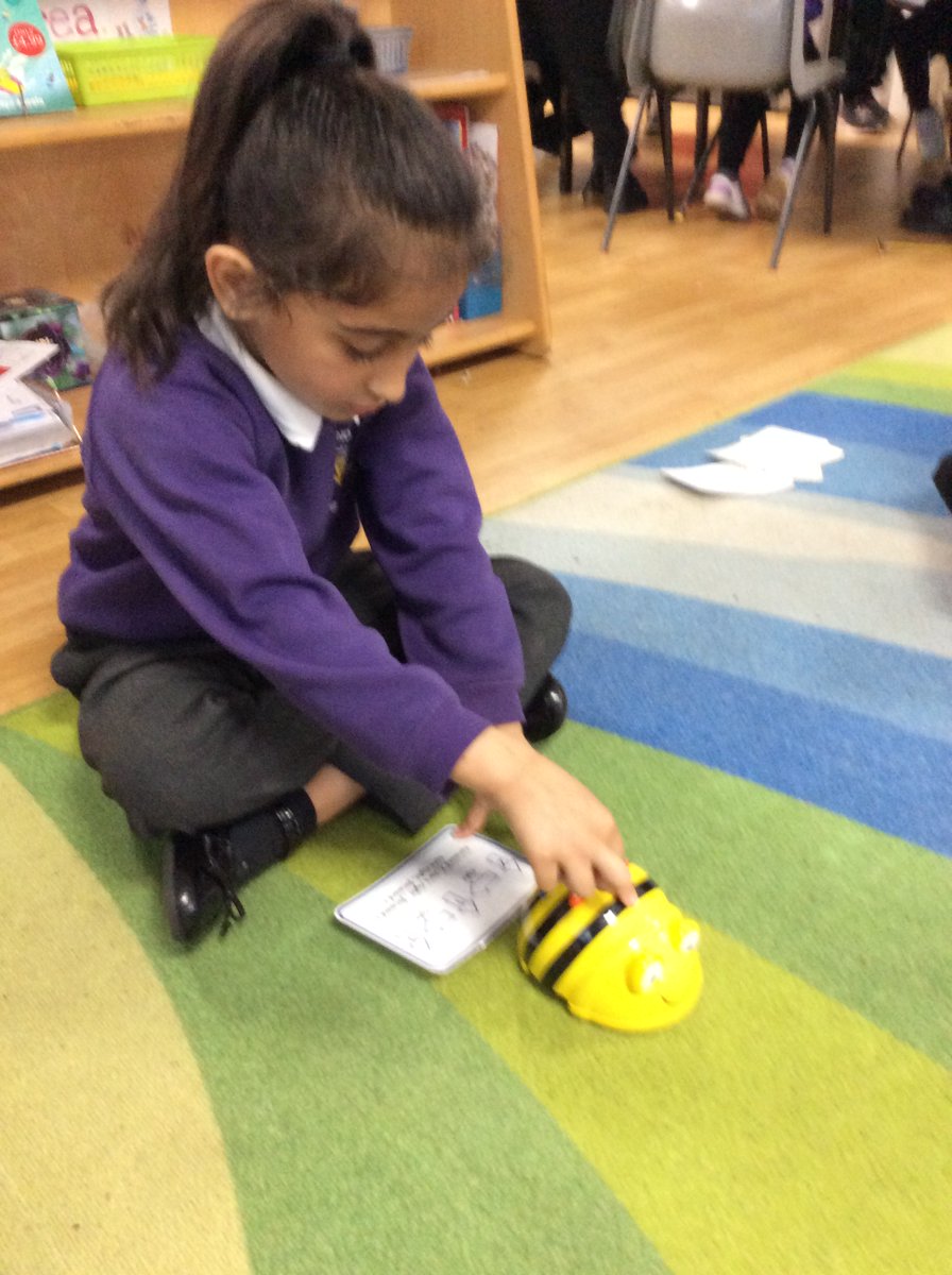 ECS_Keighley's tweet photo. Year 1 mathematicians have been programming the bee bots to move in different directions and writing their instructions using directional language. #ForwardsOrBackwards #LeftOrRight #quarterturn #twostepsforwards #maths #programming https://t.co/BqXnPrY1LY