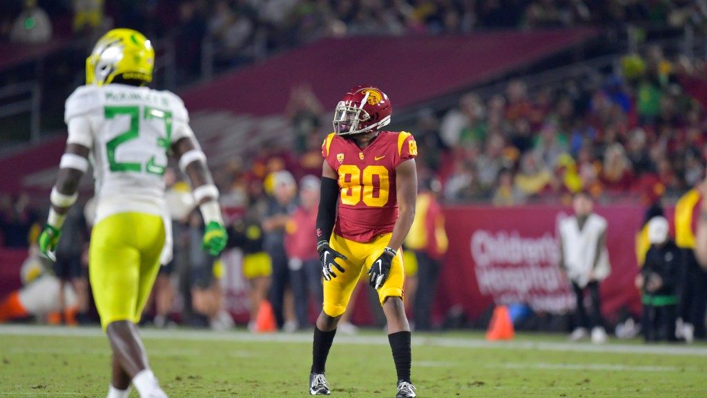 Former Trojan John Jackson III signs with Bears after rookie minicamp trojanswire.usatoday.com/2024/05/15/usc…