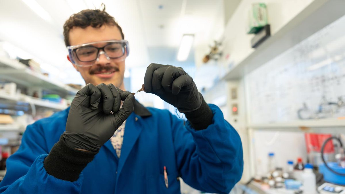 UChicago Chemistry (@uchichemistry) on Twitter photo Sam Marsden of the <a href="/StuartJRowan/">Stuart Rowan</a> Group has developed a new form of polymer ā a plastic thatās as strong as polyethylene, but as recyclable as polyethylene terephthalate found in soda bottles and the fibers in clothes. <a href="/thetruestsam/">Sam</a> <a href="/UChicagoNews/">UChicago News</a> 
news.uchicago.edu/story/uchicago⦠Sam Marsden of the <a href="/StuartJRowan/">Stuart Rowan</a> Group has developed a new form of polymer ā a plastic thatās as strong as polyethylene, but as recyclable as polyethylene terephthalate found in soda bottles and the fibers in clothes. <a href="/thetruestsam/">Sam</a> <a href="/UChicagoNews/">UChicago News</a> 
news.uchicago.edu/story/uchicagoā¦