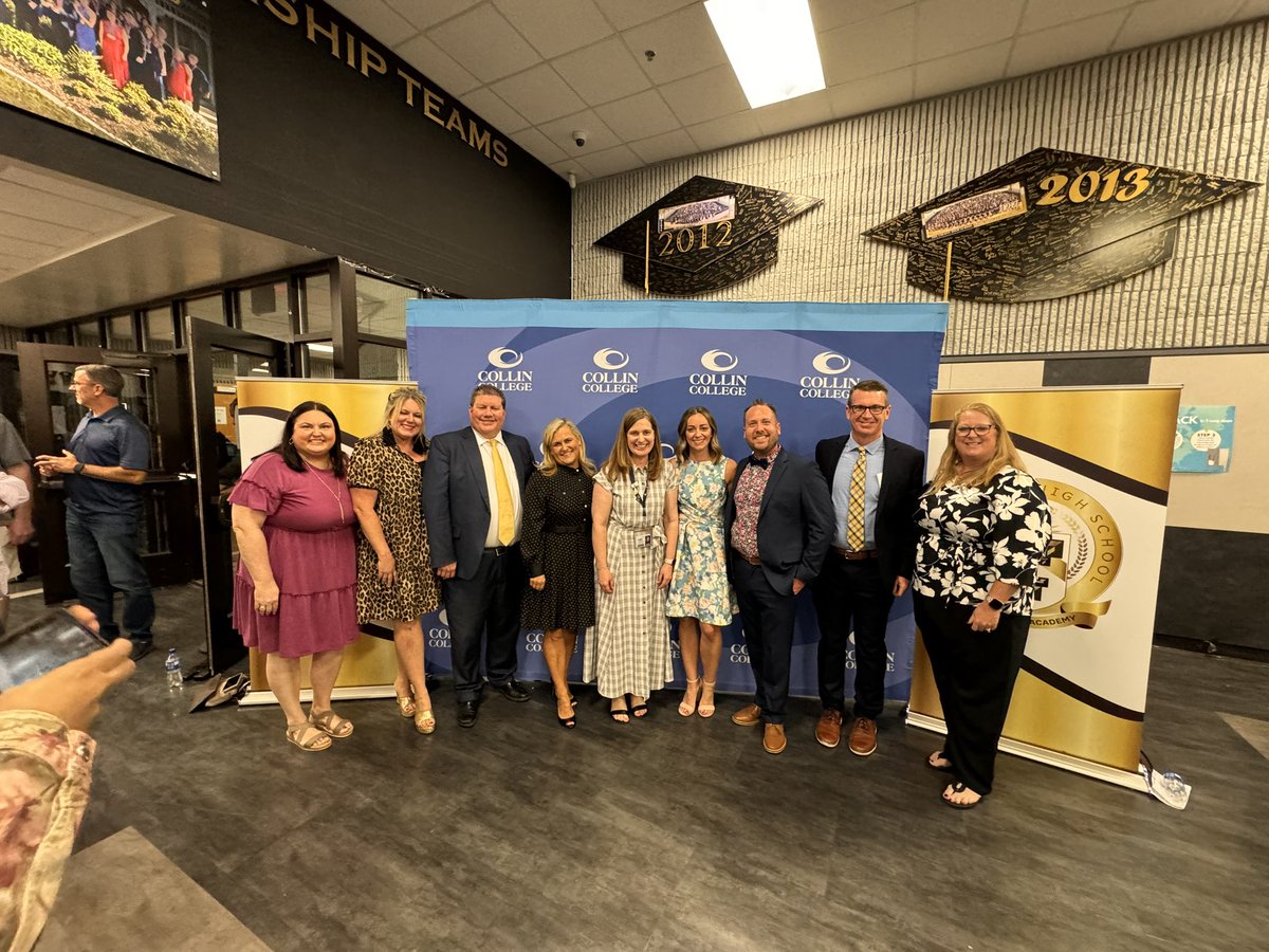 loridrapp's tweet photo. Celebrating @TheColonyHS Collegiate Academy Class of 2024 Seniors- Great job to students who have earned both their @collincollege Associate Degree and @LewisvilleISD Diploma!  #OneLISD #BetheOne for kids #RappontheRoad https://t.co/evw97cLKuB