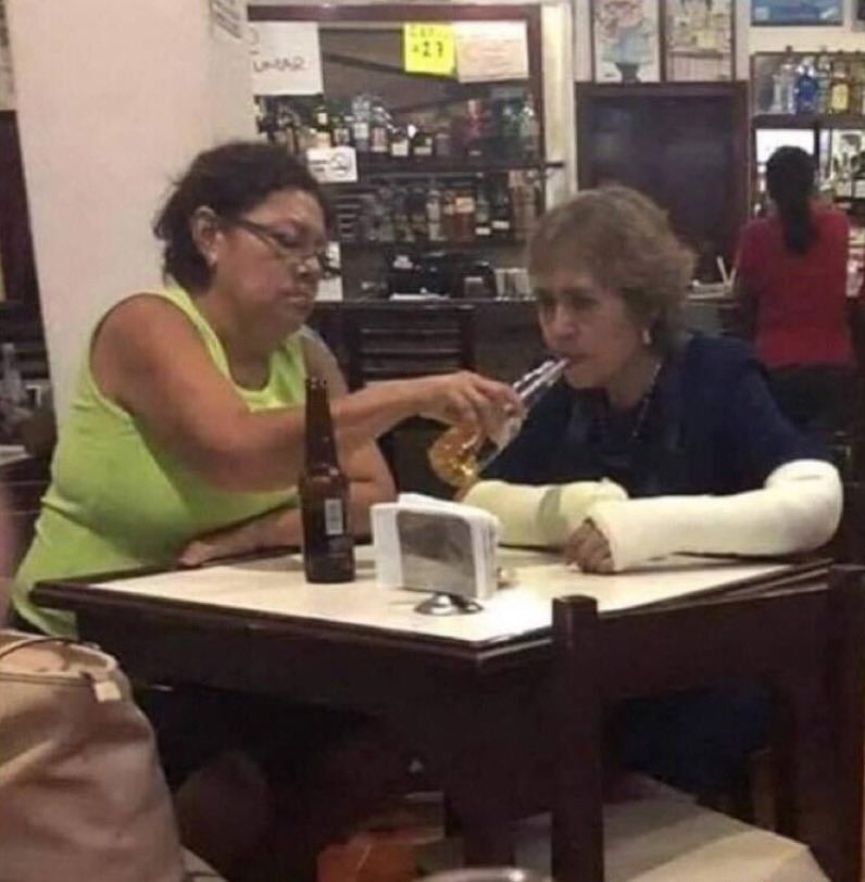 exine yazmasın diye elini kolunu kırdıgım arkadası zıkkımlandırırken