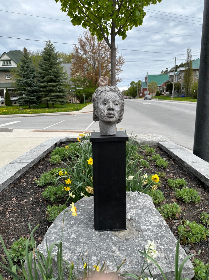 Gaye @carolannemaclean  One of four recently installed sculptures in the inaugural downtown Sculpture exhibition from Fenelon Art Committee in partnership with the City of Kawartha Lakes. Access more information on each artist and installation fenelonarts.com