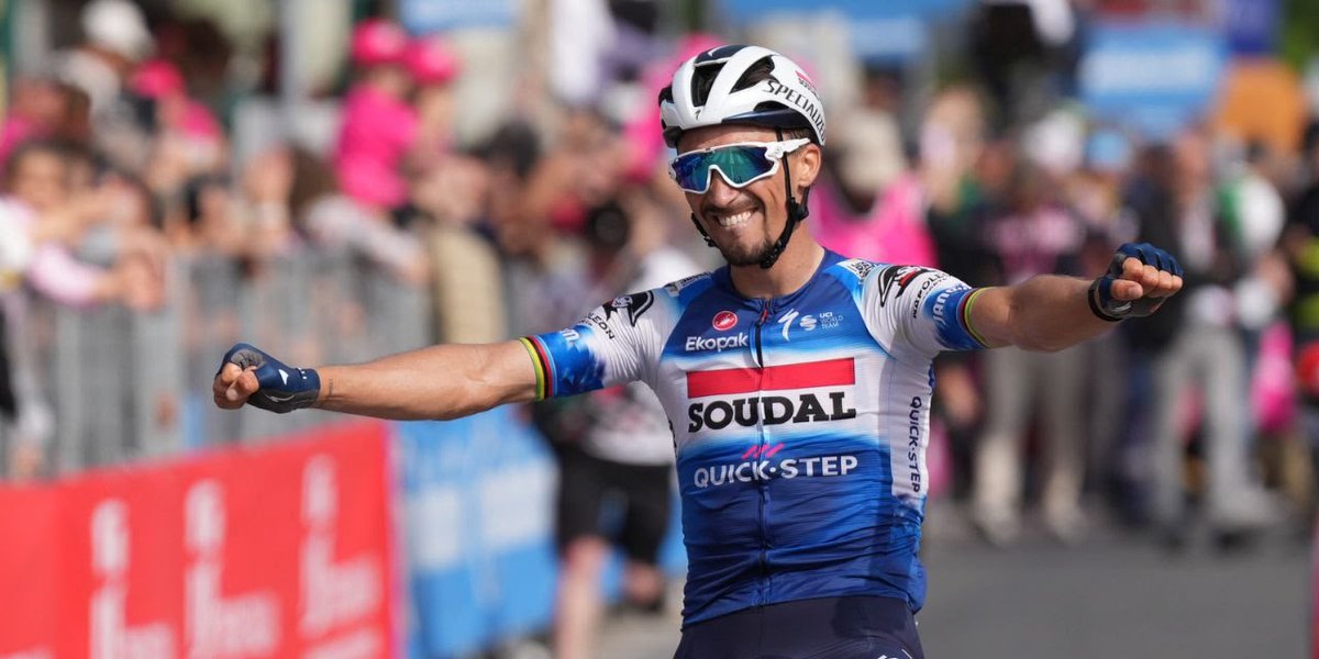 Just wonderful! After being written off as a has-been (inc by his own team!), today the great Julian Alaphilippe smashed the field to win stage 12 of @giroditalia. He joins the pantheon of riders who've won stages in all 3 grand tours. You reckless, piratical, loveable legend!